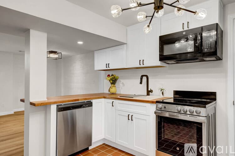 Atlanta House: 1375 Funston St SE