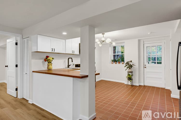 Atlanta House: 1375 Funston St SE