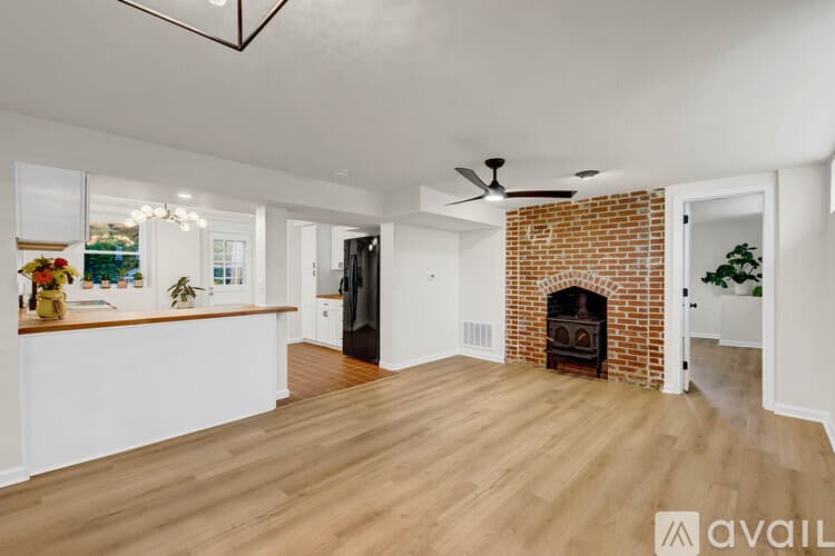 Atlanta House: 1375 Funston St SE