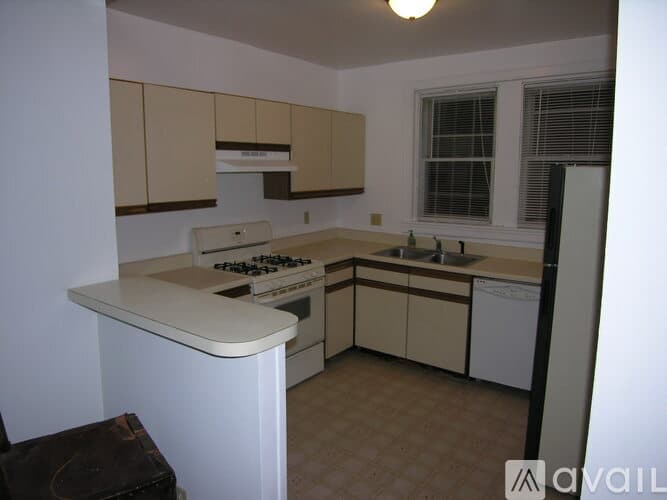 Philadelphia Apartment: 577 Green Ln