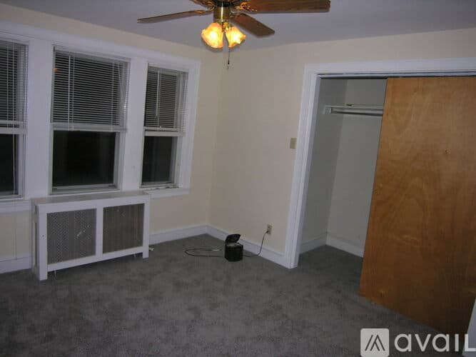 Philadelphia Apartment: 577 Green Ln