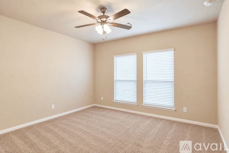 Troy House: 724 Gingham Trl