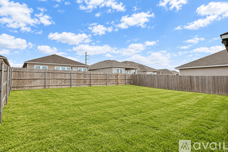 Troy House: 724 Gingham Trl