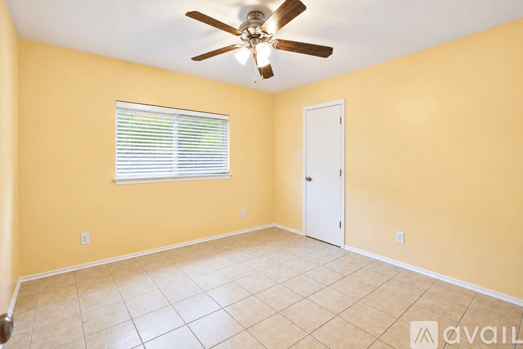 Temple House: 411 Sunrise Bluff