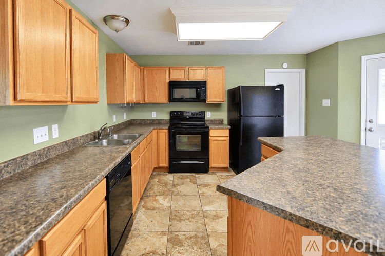 Temple House: 411 Sunrise Bluff
