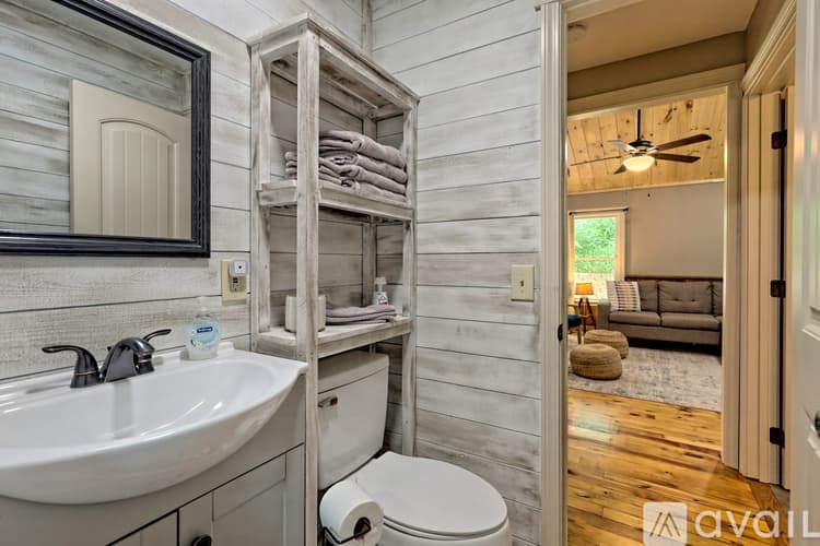 Rabun Gap House: 243 Ov Justus Rd
