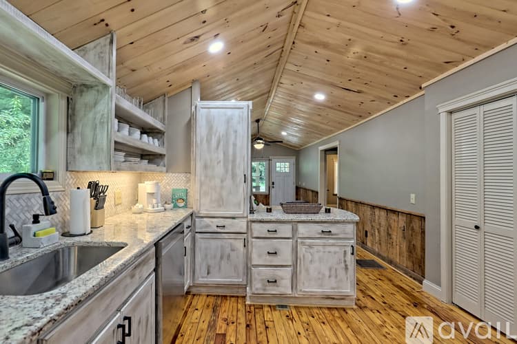 Rabun Gap House: 243 Ov Justus Rd