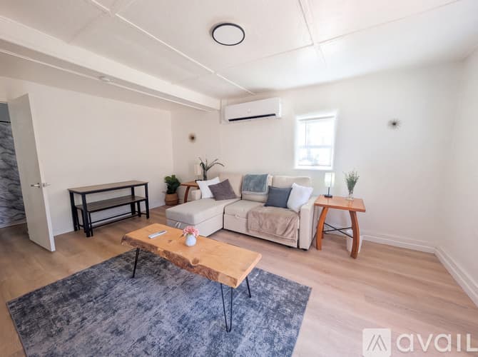 Albuquerque Apartment: 1203 Barelas Rd SW