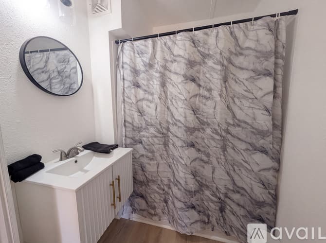 Albuquerque Apartment: 1203 Barelas Rd SW