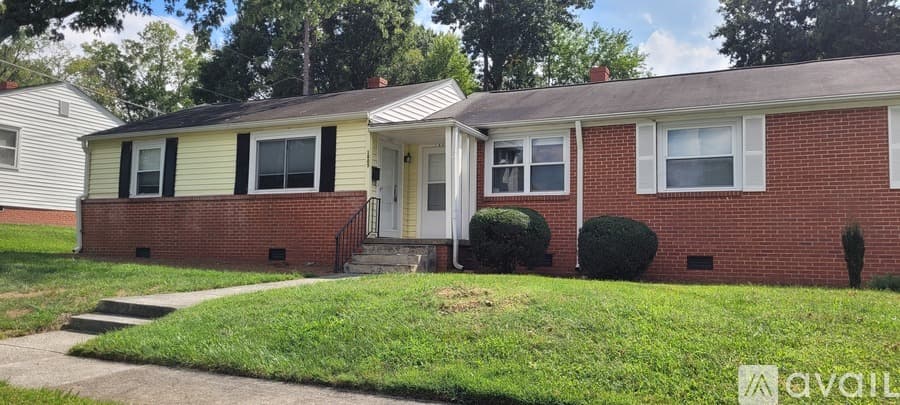 Greensboro Condo: 1805 Villa Dr