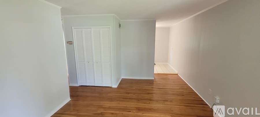 Greensboro Condo: 1805 Villa Dr