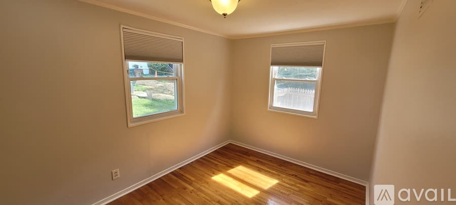 Greensboro Condo: 1805 Villa Dr