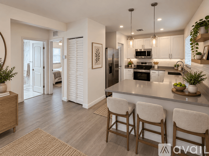 Miami Apartment: 7128 SW 22nd St