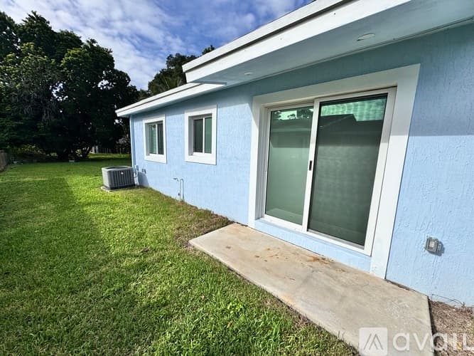 Miami Apartment: 7128 SW 22nd St