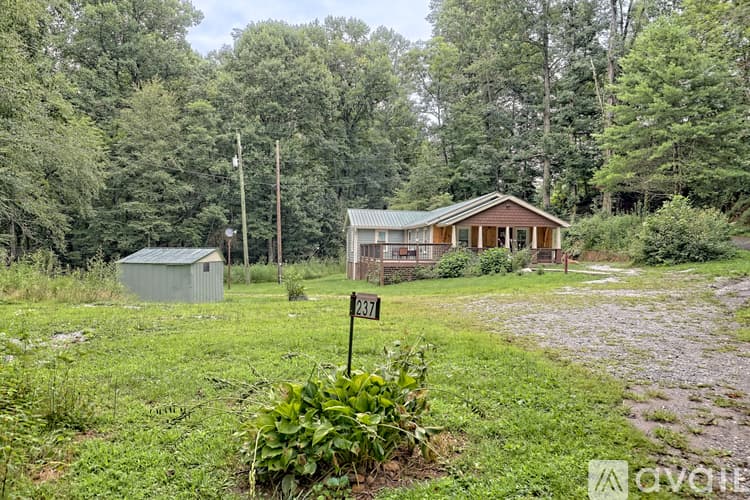 Rabun Gap House: 243 Ov Justus Rd