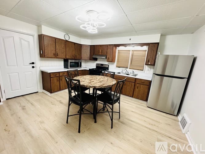 Utica Apartment: 744 South St
