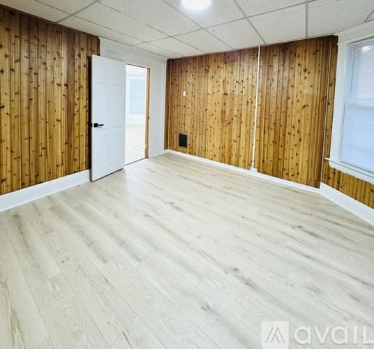 Utica Apartment: 744 South St