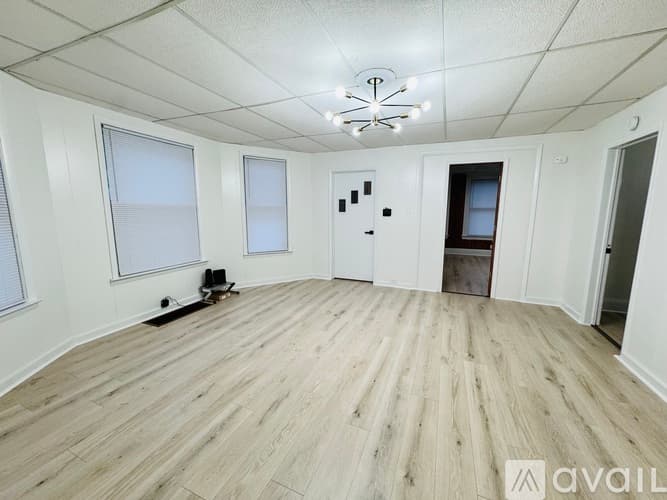 Utica Apartment: 744 South St