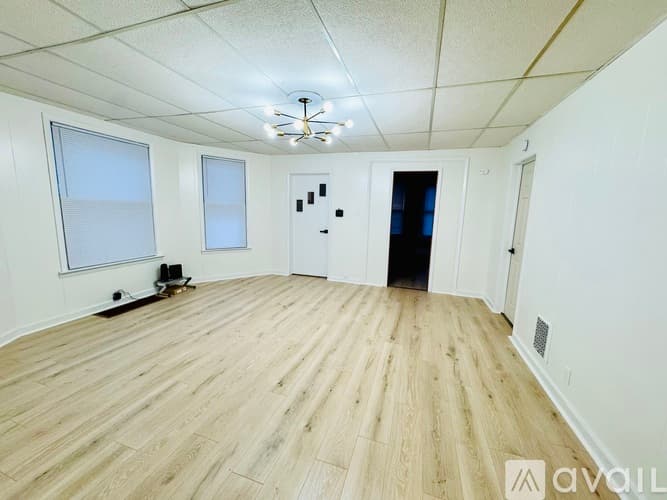 Utica Apartment: 744 South St