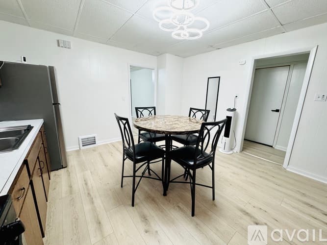 Utica Apartment: 744 South St