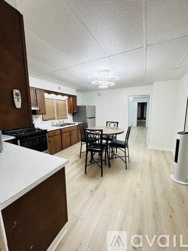 Utica Apartment: 744 South St