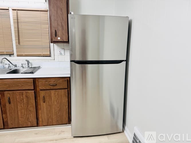 Utica Apartment: 744 South St