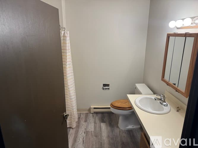Elk River Apartment: 365 Baldwin Ave NW