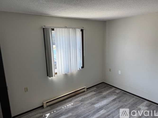Elk River Apartment: 365 Baldwin Ave NW