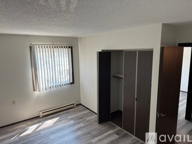 Elk River Apartment: 365 Baldwin Ave NW