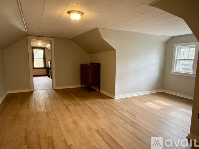 Johnson City House: 69 Floral Ave
