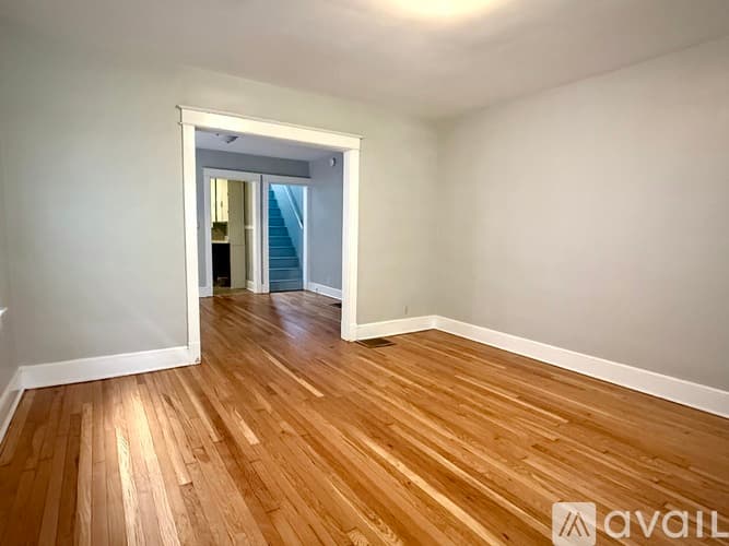 Johnson City House: 69 Floral Ave
