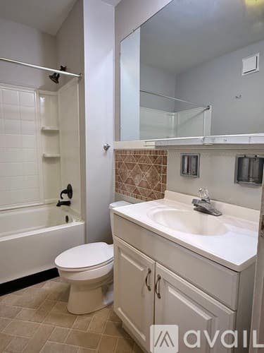 Johnson City House: 69 Floral Ave