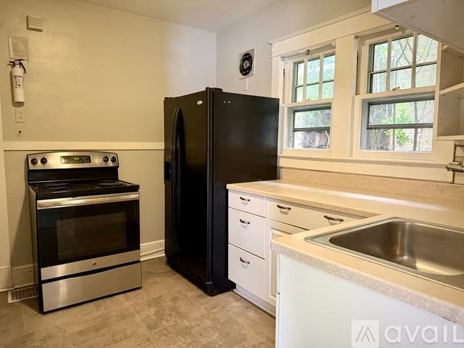 Johnson City House: 69 Floral Ave