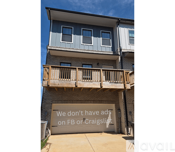 Perry Townhome: 113 Billboard Ave
