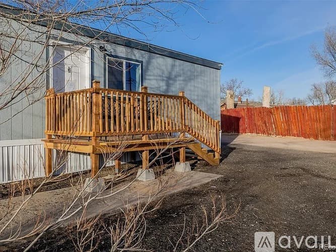 Brighton Apartment: 105 Longs Peak St