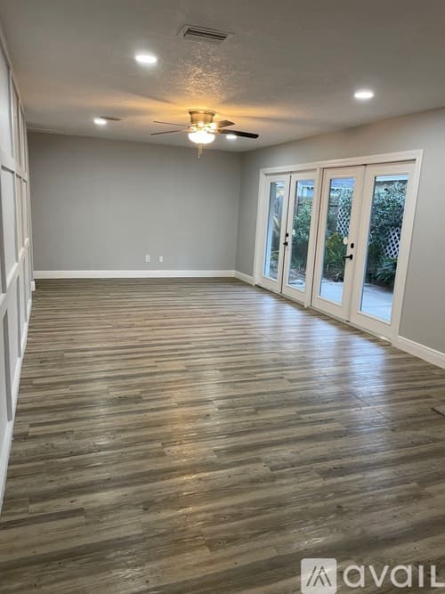 Tampa House: 310 East Gladys Street