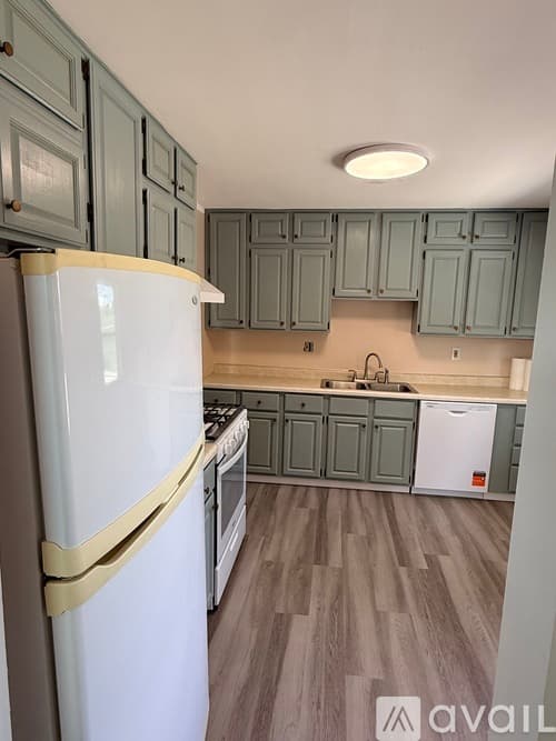 Oswego House: 6 Marlin Drive