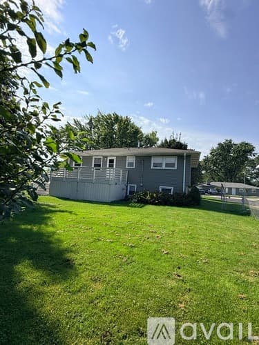 Oswego House: 6 Marlin Drive