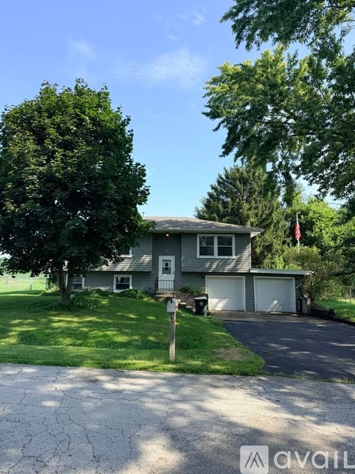 Oswego House: 6 Marlin Drive