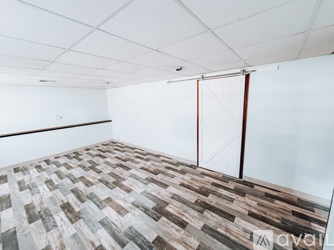 Oswego House: 6 Marlin Drive