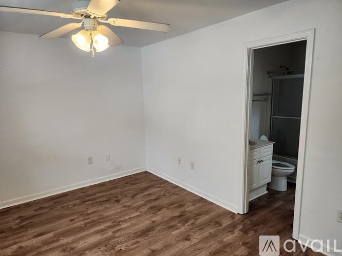 Athens Condo: 490 South Barnett Shoals Road