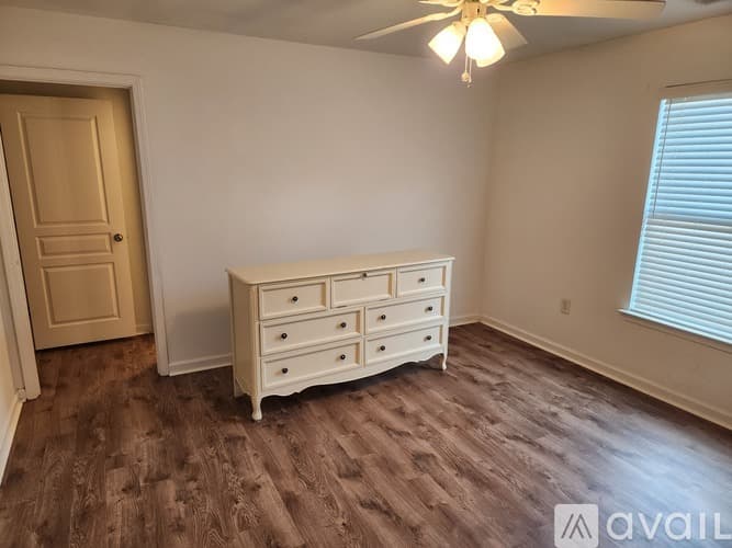 Athens Condo: 490 South Barnett Shoals Road