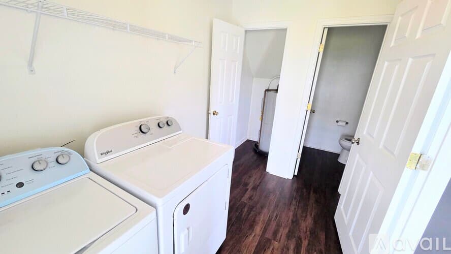 Clayton Townhome: 105 Wimbledon Ct