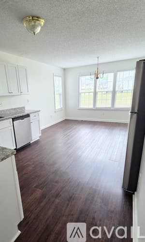 Clayton Townhome: 105 Wimbledon Ct