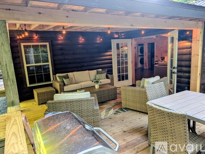 Clarkesville House: 3103 GA 197