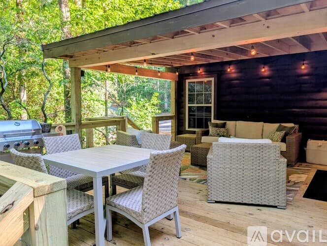Clarkesville House: 3103 GA 197