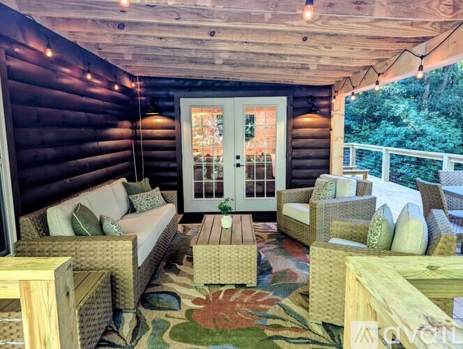 Clarkesville House: 3103 GA 197