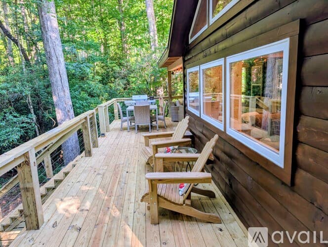 Clarkesville House: 3103 GA 197