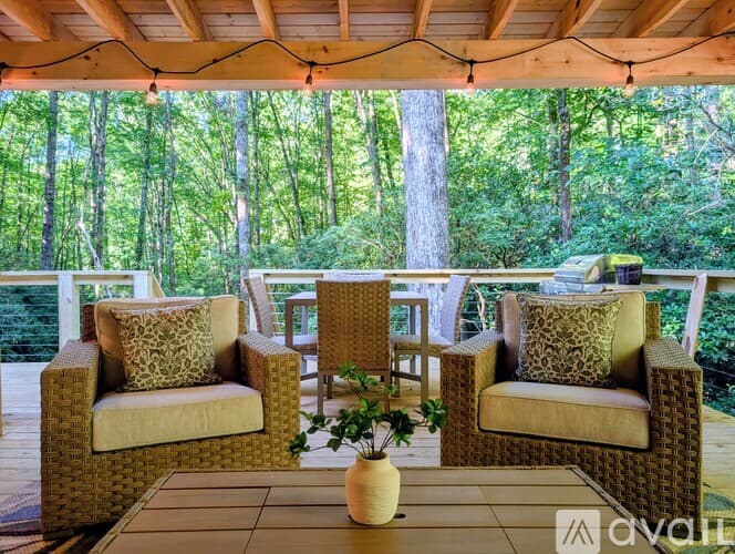 Clarkesville House: 3103 GA 197
