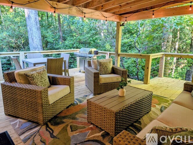 Clarkesville House: 3103 GA 197